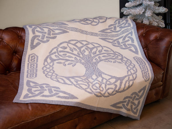 ☘️ Celtic Tree of Life Trinity Knot Throw ☘️