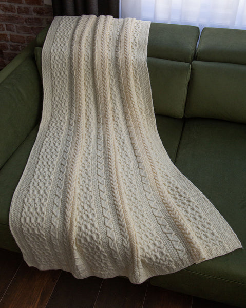 ☘️ Chunky Cable Knit Throw ☘️