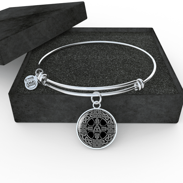 ☘️ Celtic Cross Shield Bangle Bracelet ☘️